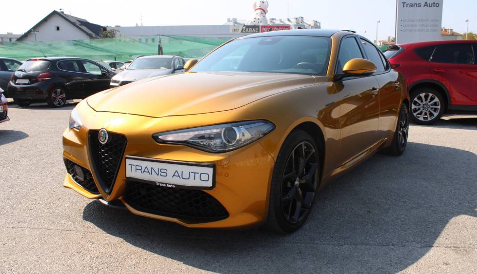 Alfa Romeo Giulia 2.0 TURBO Q4 GT Junior Limited Edition *PANORAMA, NAVI,LED,KAMERA*