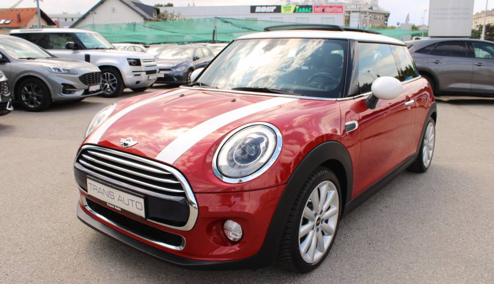 Mini Cooper 1.5 Race Edition *PANORAMA, LED, NAVIGACIJA*