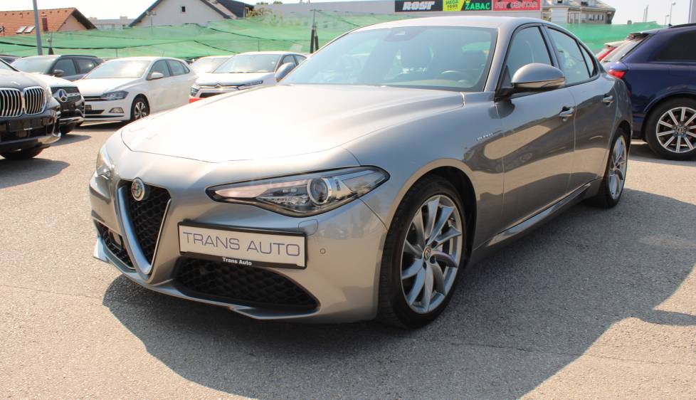 Alfa Romeo Giulia 2.2 Mjt AUTOMATIK 190ks *NAVIGACIJA, KAMERA*