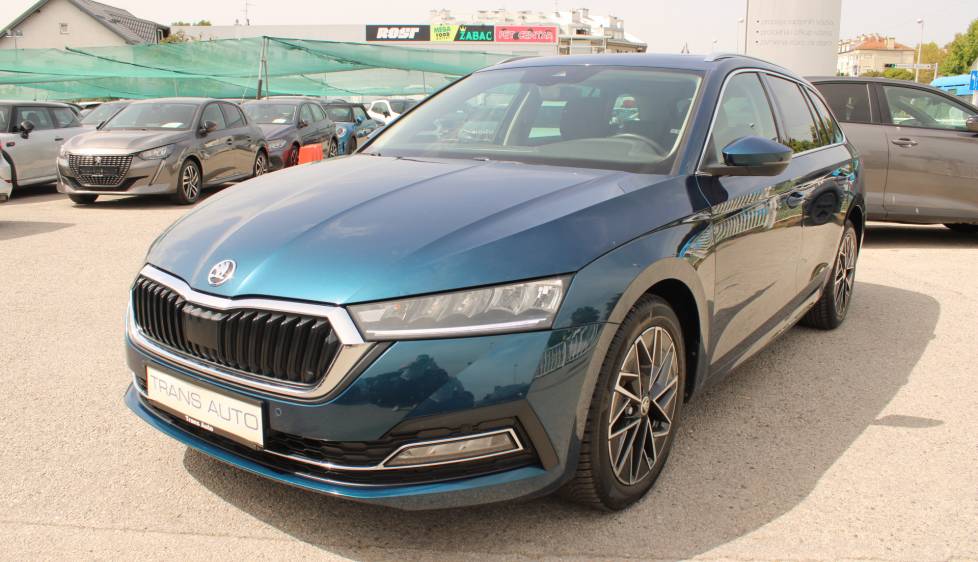 Škoda Octavia Combi 2.0 TDi *PANORAMA,LED,KAMERA*