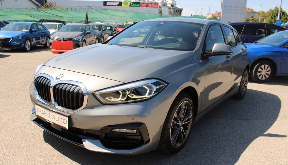 BMW serija 1 118i AUTOMATIK Sportline *LED, NAVIGACIJA, KAMERA*