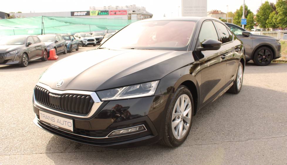 Škoda Octavia 2.0 TDi DSG Style *NAVIGACIJA, LED, KAMERA* - nije uvoz