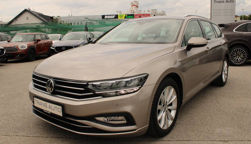 VW Passat Variant 1.6 TDi DSG *LED, NAVIGACIJA*