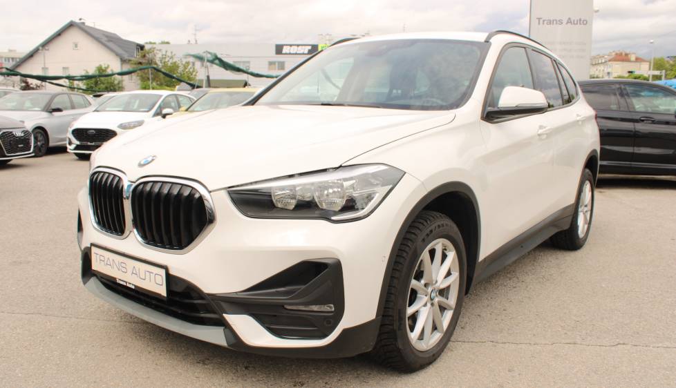 BMW X1 18d *LED, NAVIGACIJA*