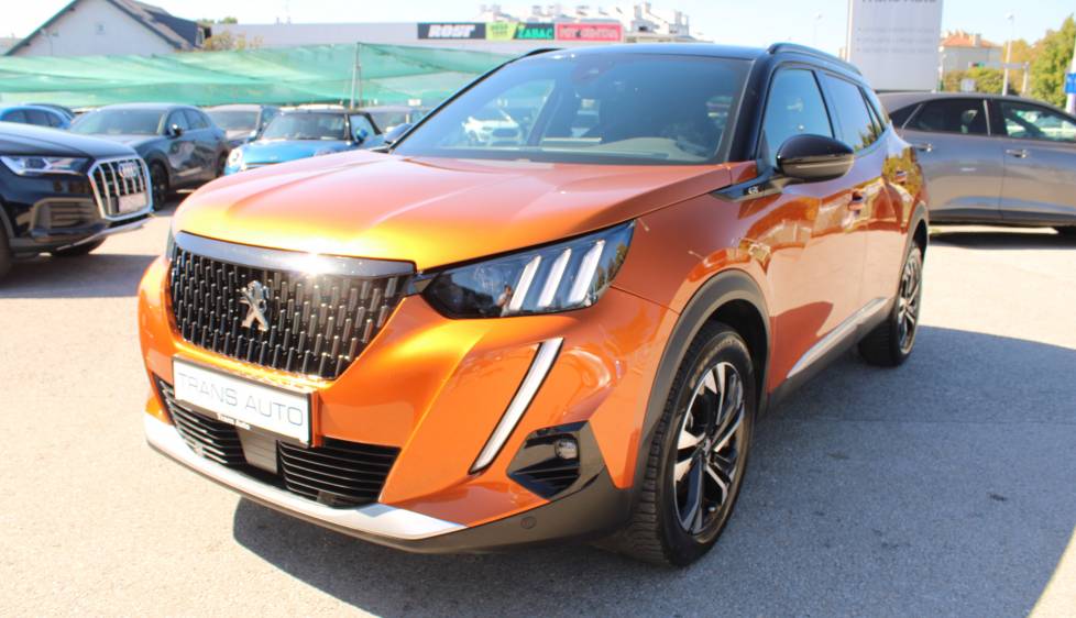 Peugeot 2008 1.2 Puretech GT Line *LED, NAVIGACIJA, KAMERA*