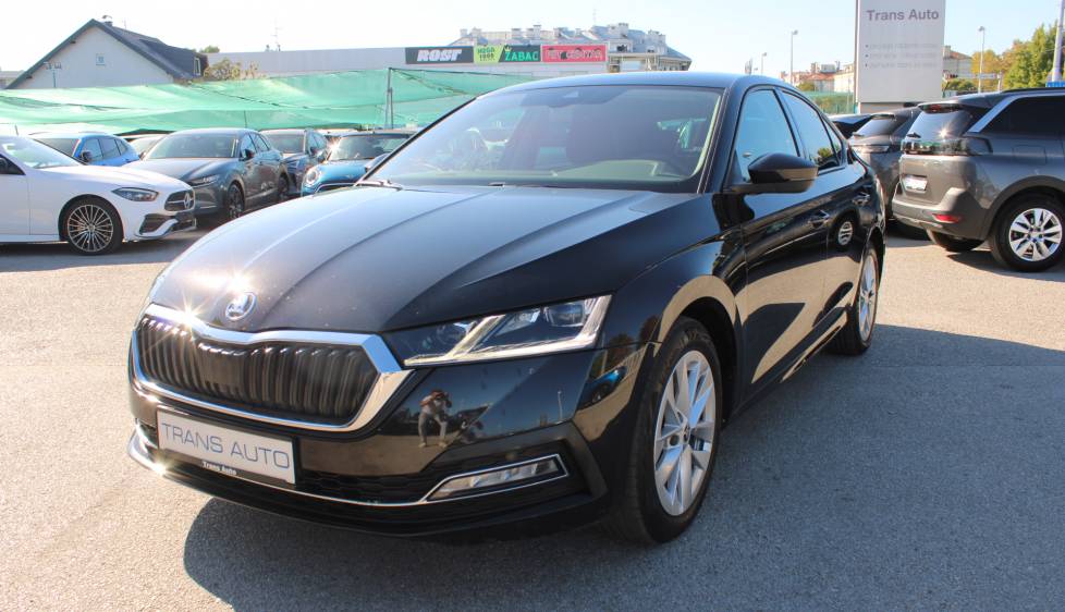 Škoda Octavia 2.0 TDi DSG Style 150ks *LED,NAVIGACIJA,KAMERA* - nije uvoz
