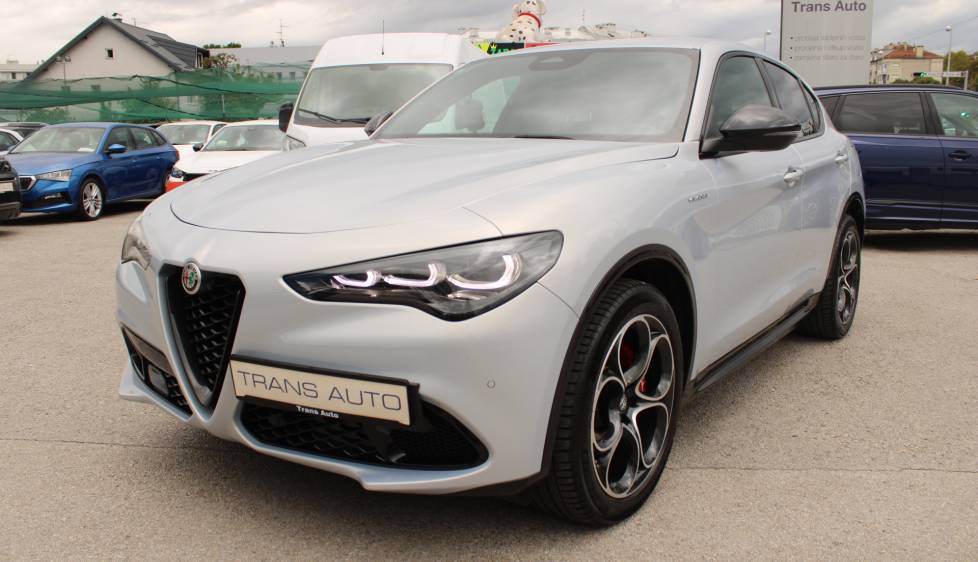 Alfa Romeo Stelvio 2.2 MJT Q4 Veloce 210ks AUTOMATIK *LED, NAVIGACIJA, KAMERA*