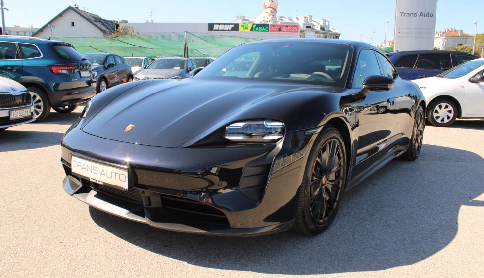 Porsche Taycan GTS *PANORAMA, BOSE, MATRIX* 517ks