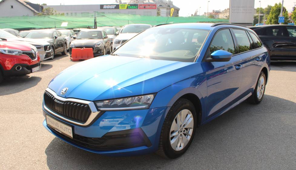 Škoda Octavia Combi 2.0 TDi DSG 150ks *LED, NAVIGACIJA, KAMERA*