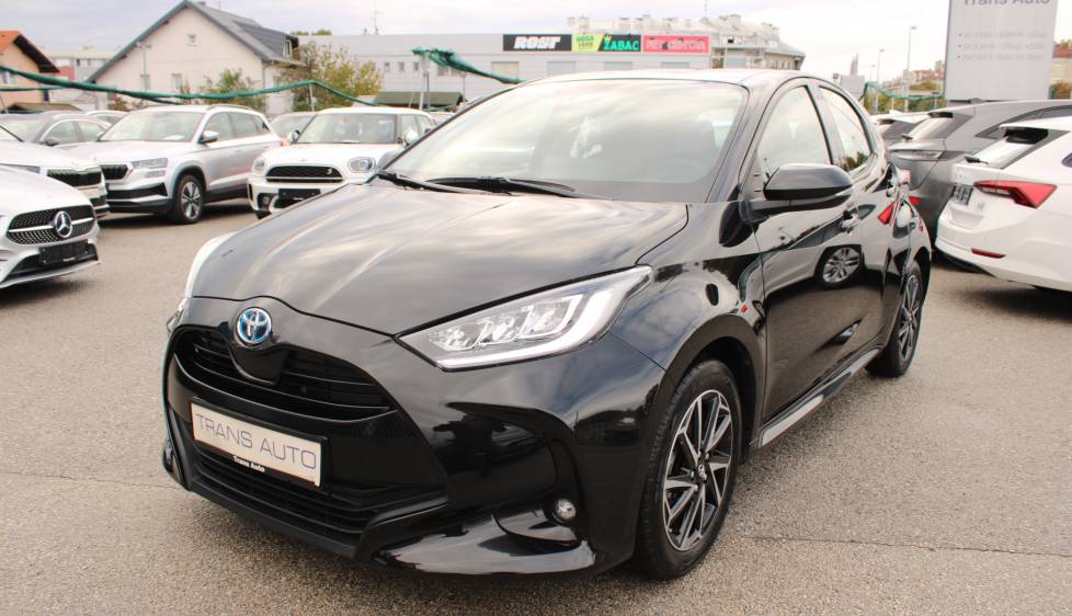 Toyota Yaris 1.5 Hybrid AUTOMATIK *KOMANDE ZA INVALIDE*