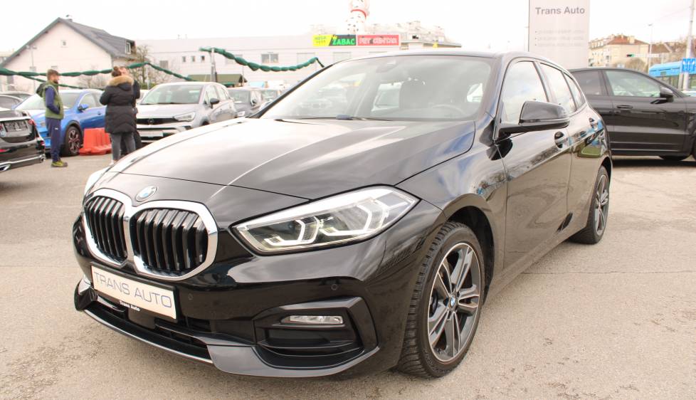 BMW serija 1 116d SportLine *LED, NAVIGACIJA*