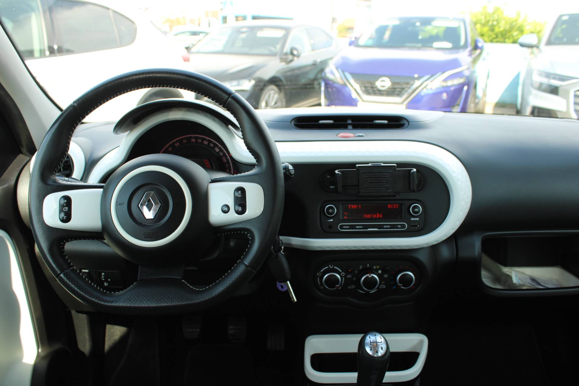 Renault Twingo 1.0 SCe 2015, fotografija 11