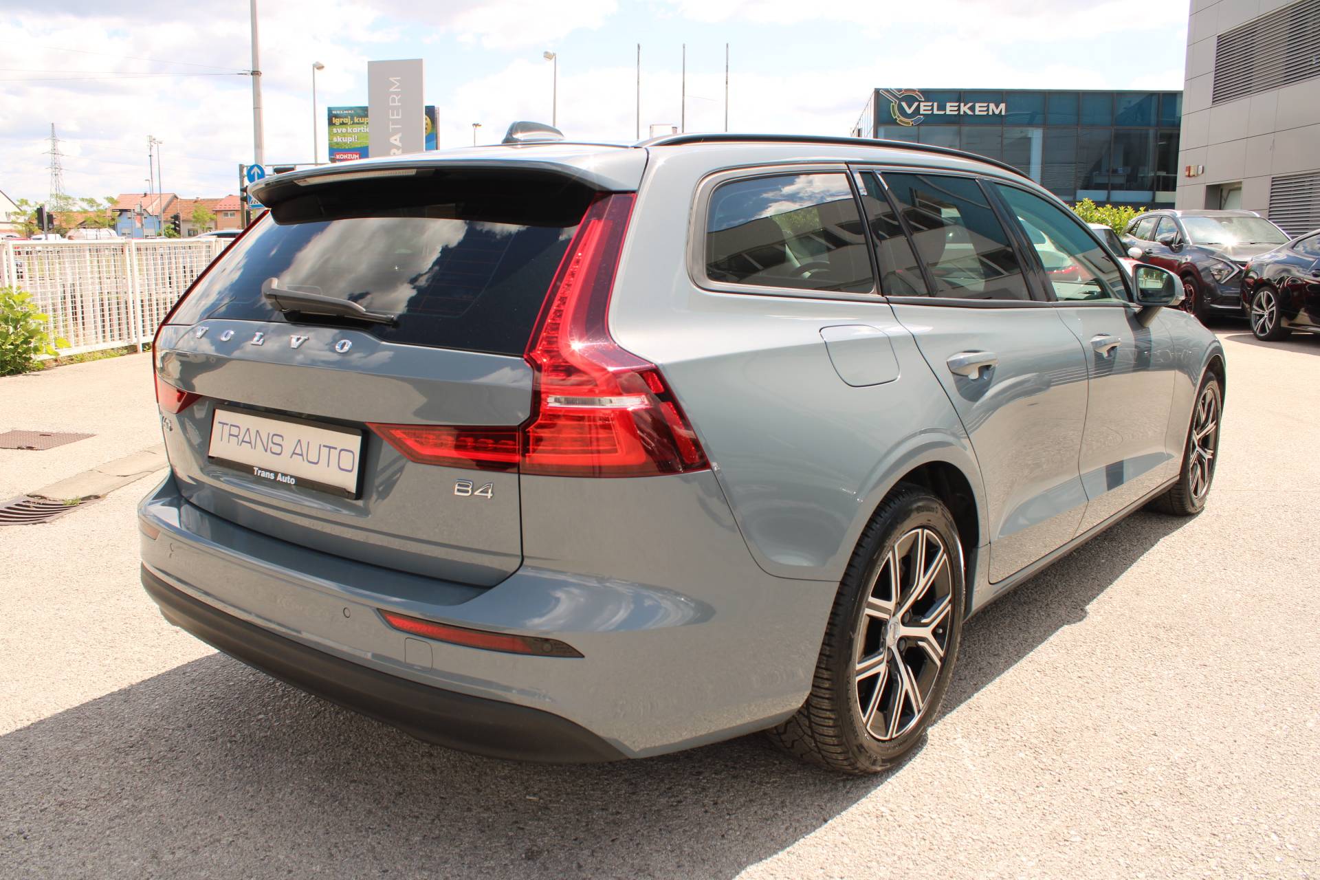Volvo V60 2.0D AUTOMATIK 2023, fotografija 5