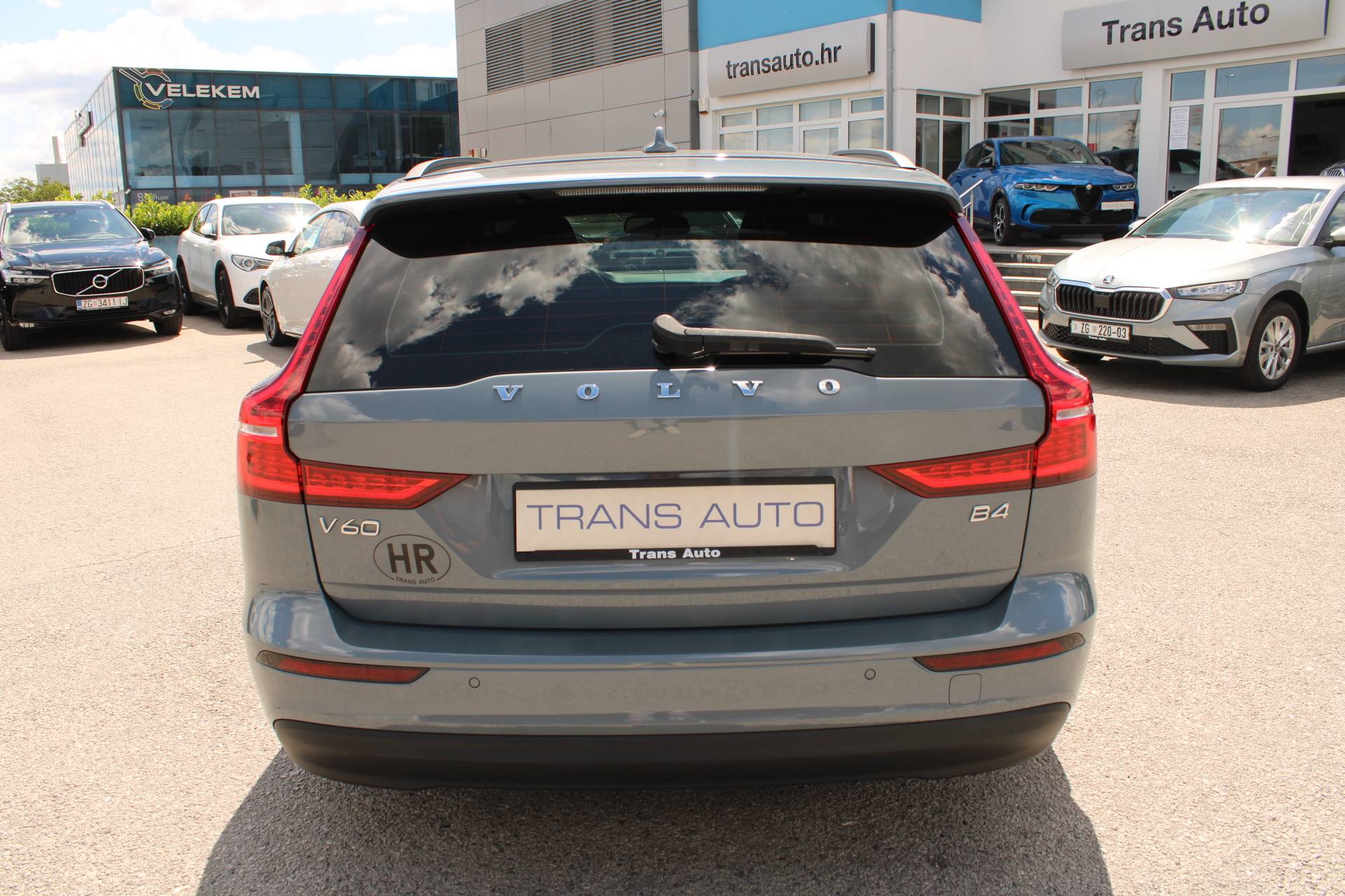 Volvo V60 2.0D AUTOMATIK 2023, fotografija 6