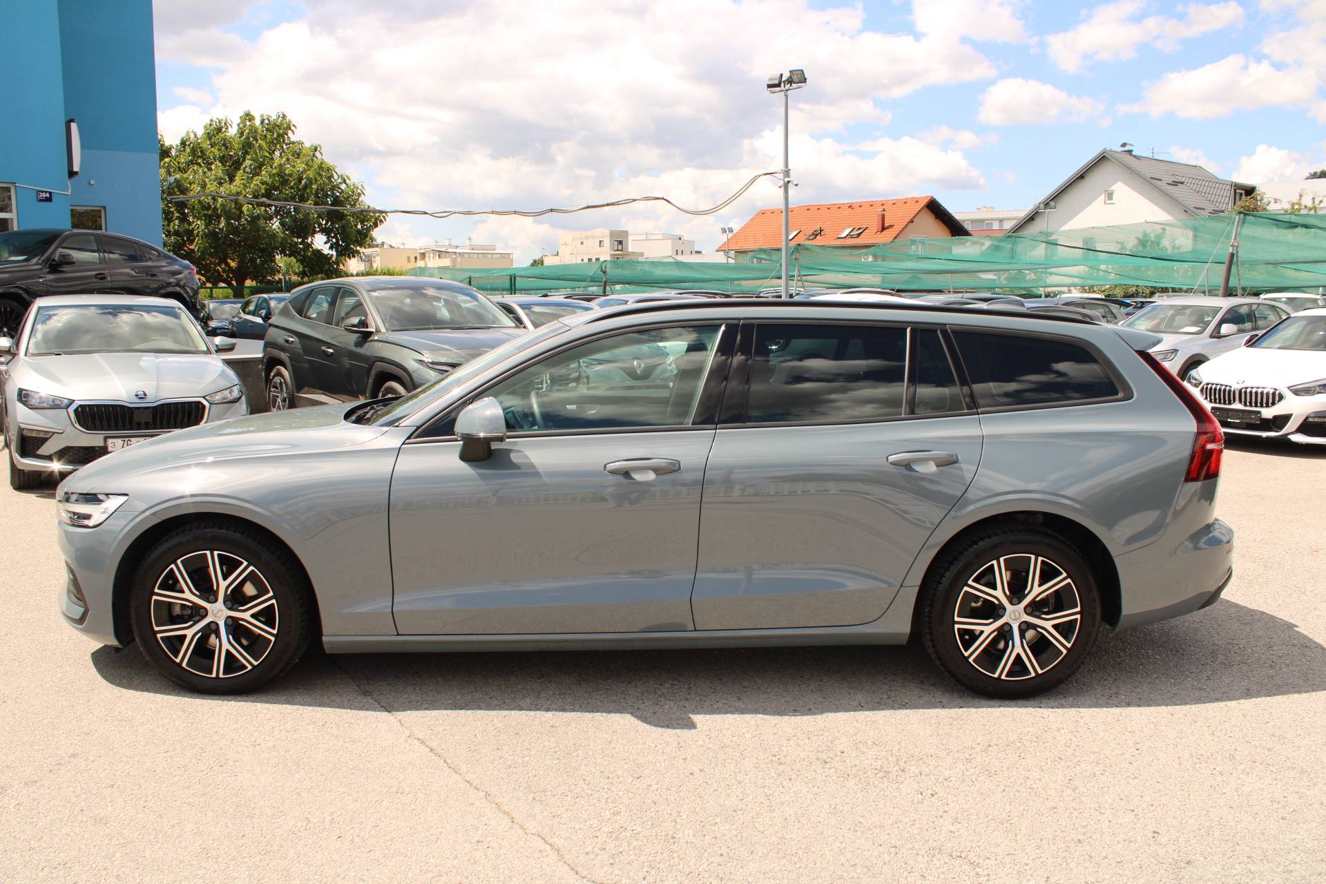 Volvo V60 2.0D AUTOMATIK 2023, fotografija 8