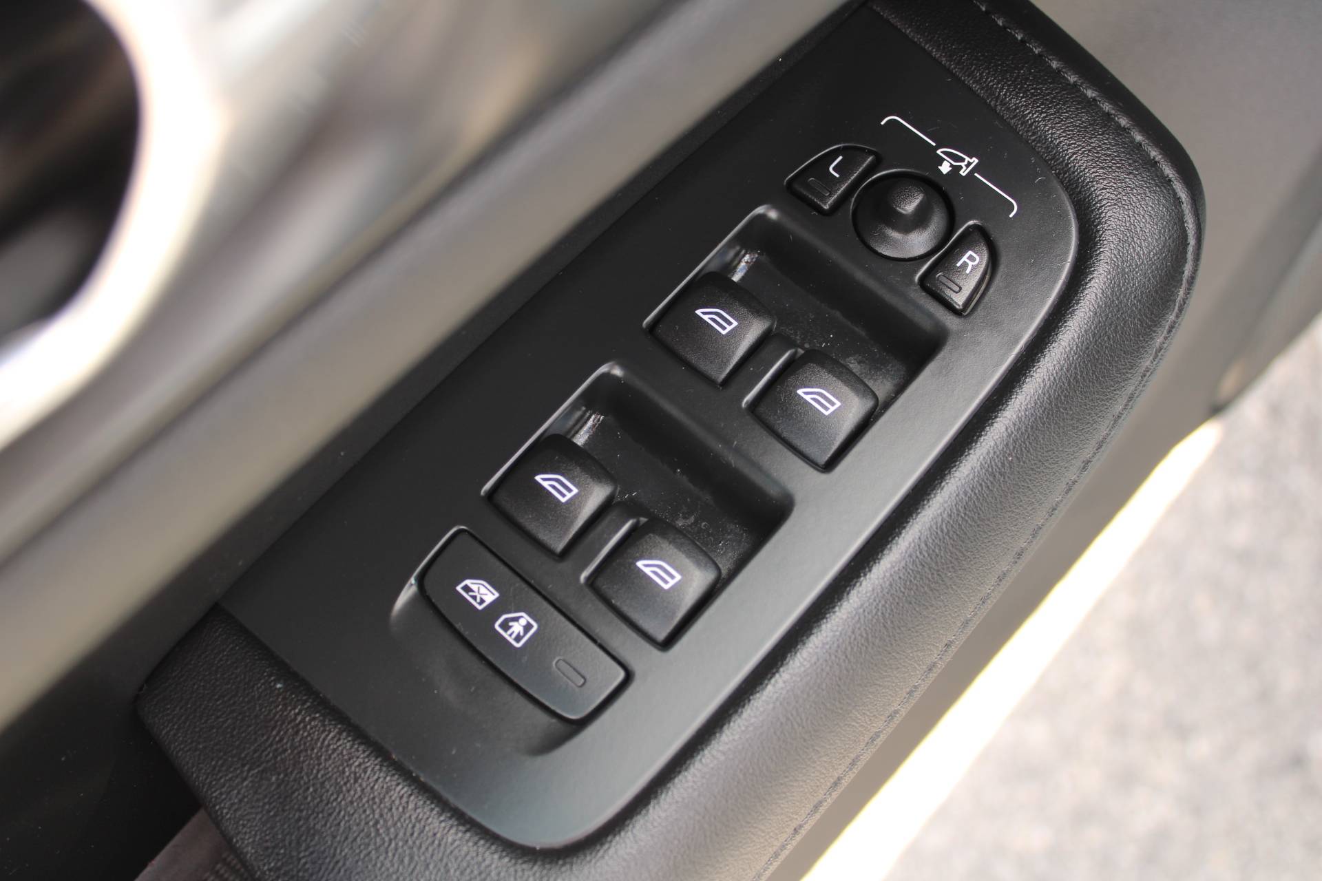 Volvo V60 2.0D AUTOMATIK 2023, fotografija 14