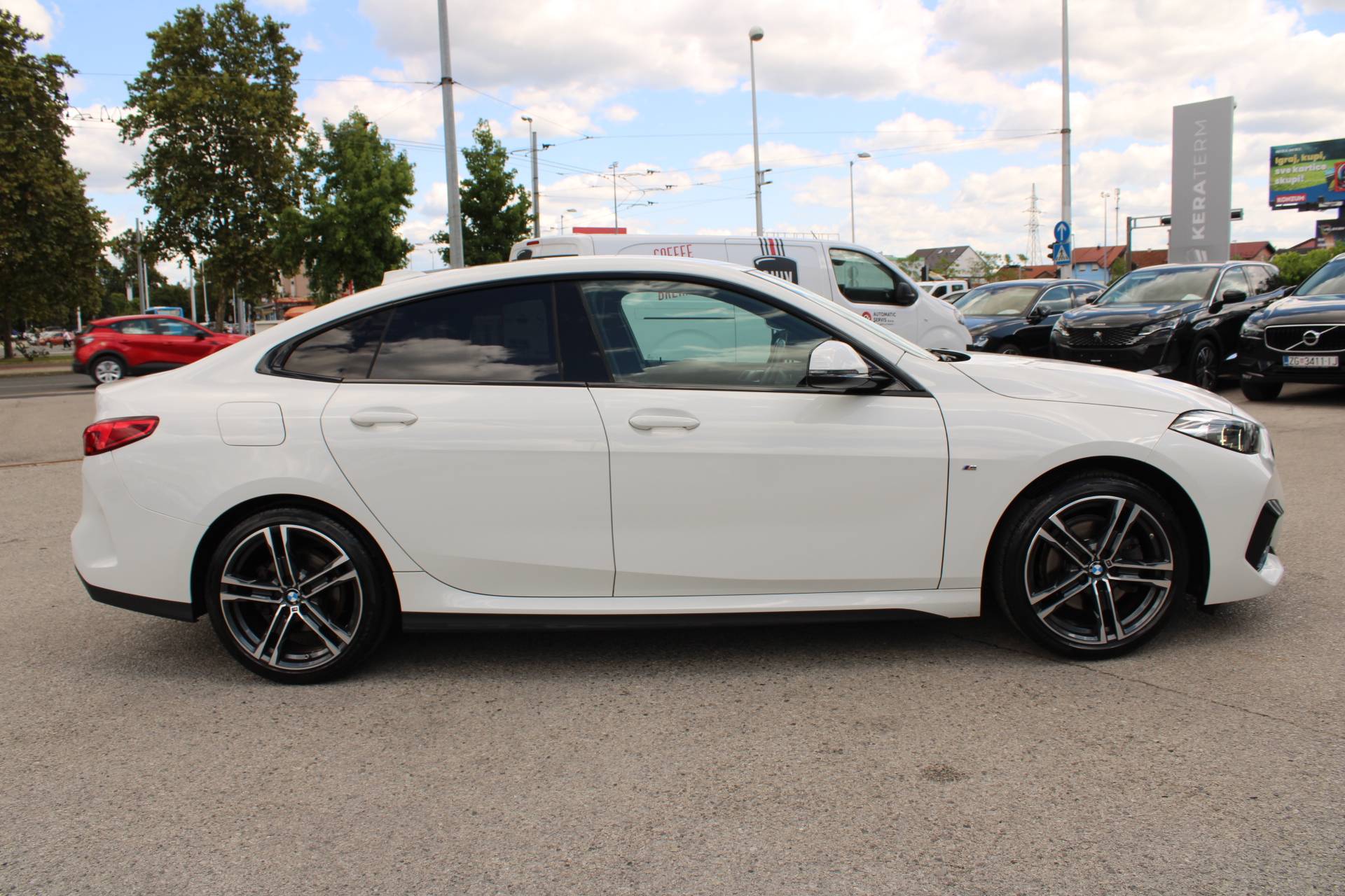 BMW serija 2 Gran Coupe 218i AUTOMATIK M-paket 2023, fotografija 4