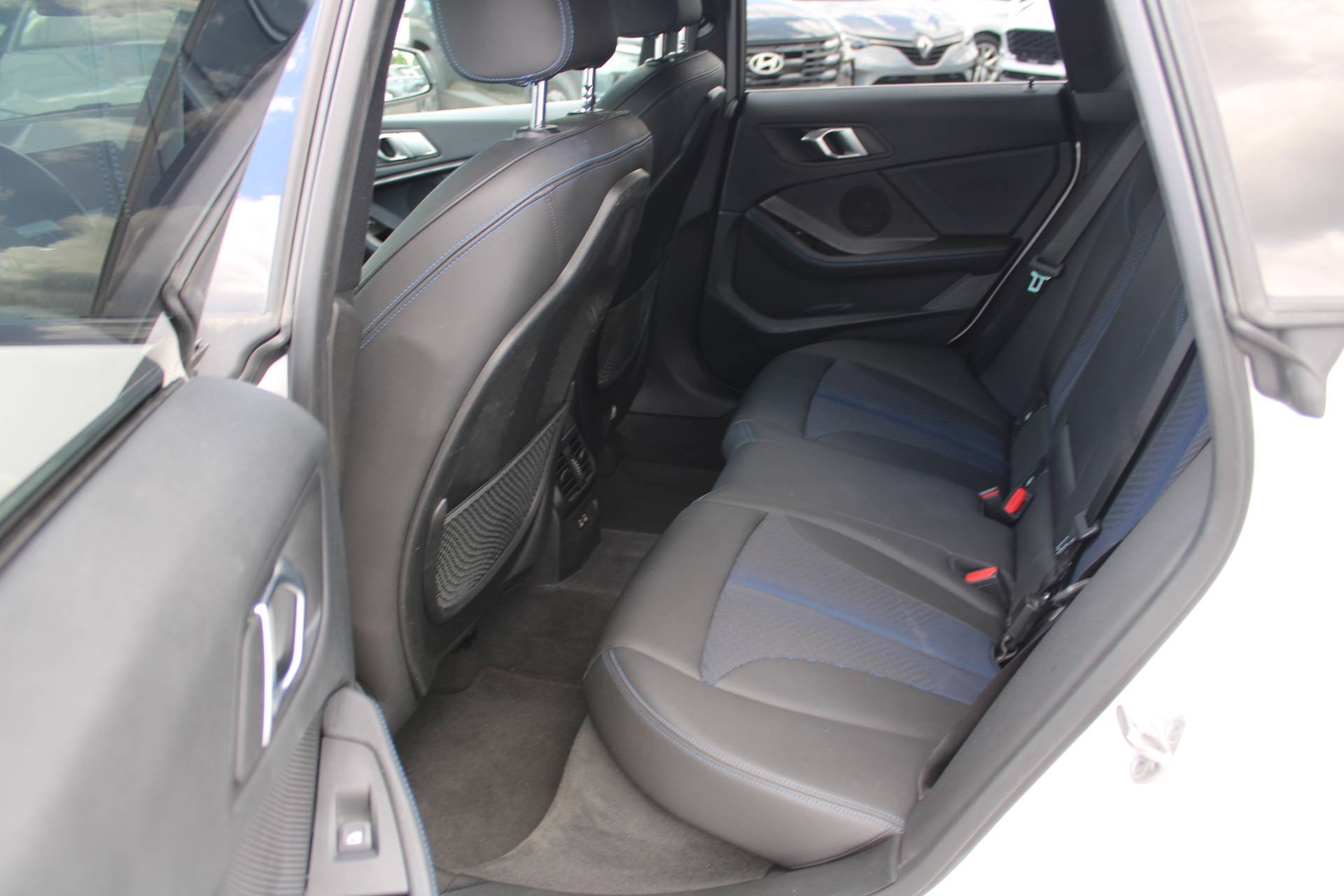 BMW serija 2 Gran Coupe 218i AUTOMATIK M-paket 2023, fotografija 11