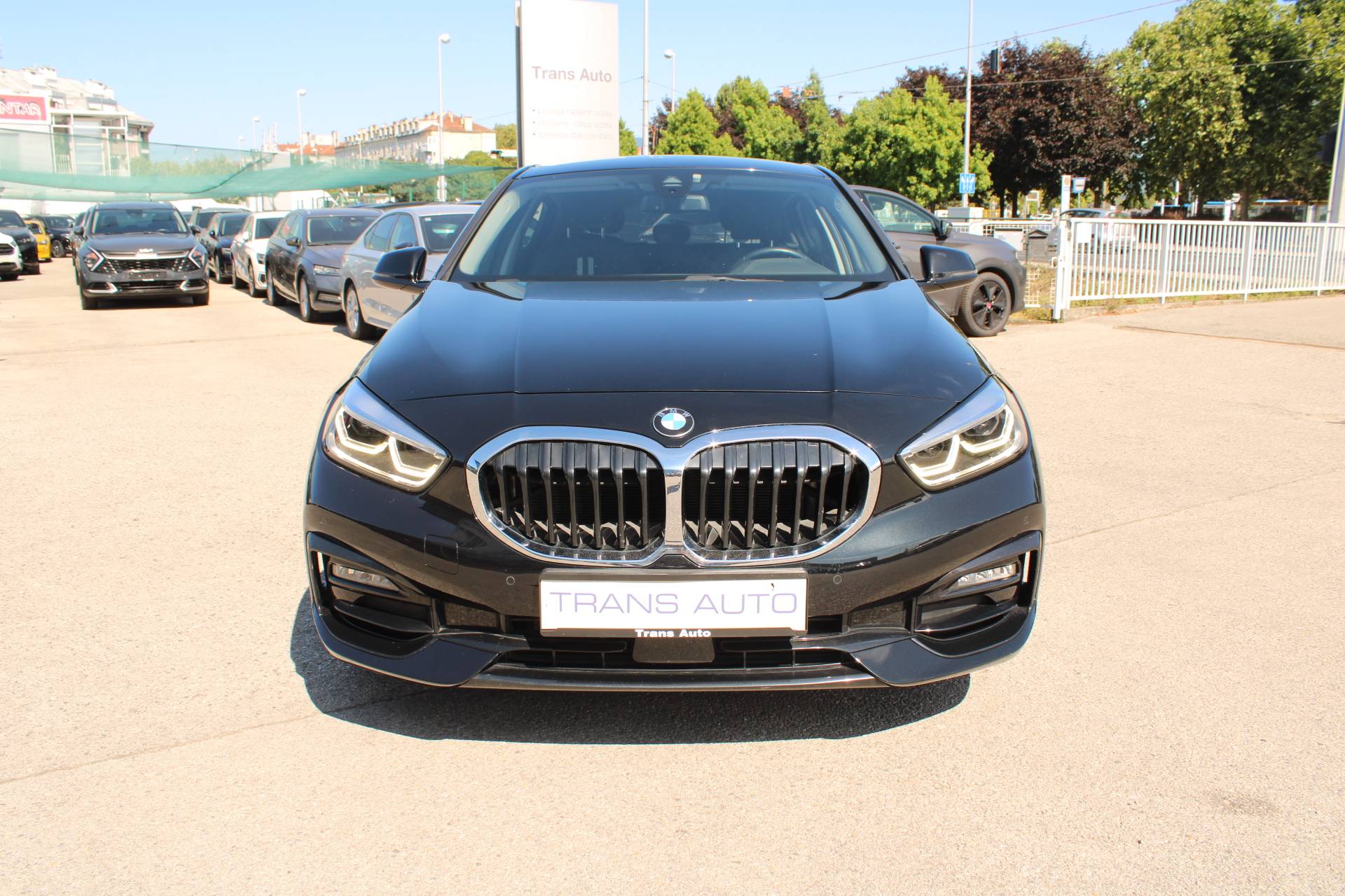 BMW Serija 1 118i Sport Automatik 2023, pogled izvana - slika 2