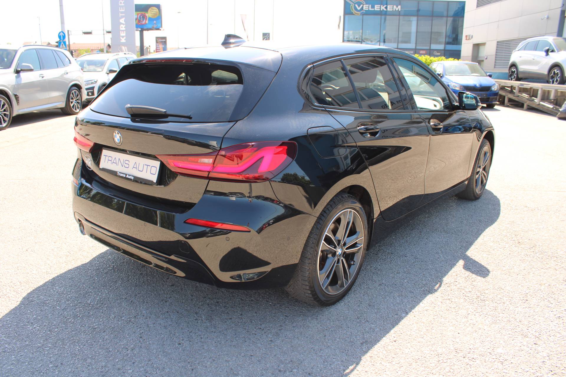 BMW Serija 1 118i Sport Automatik 2023, pogled izvana - slika 5