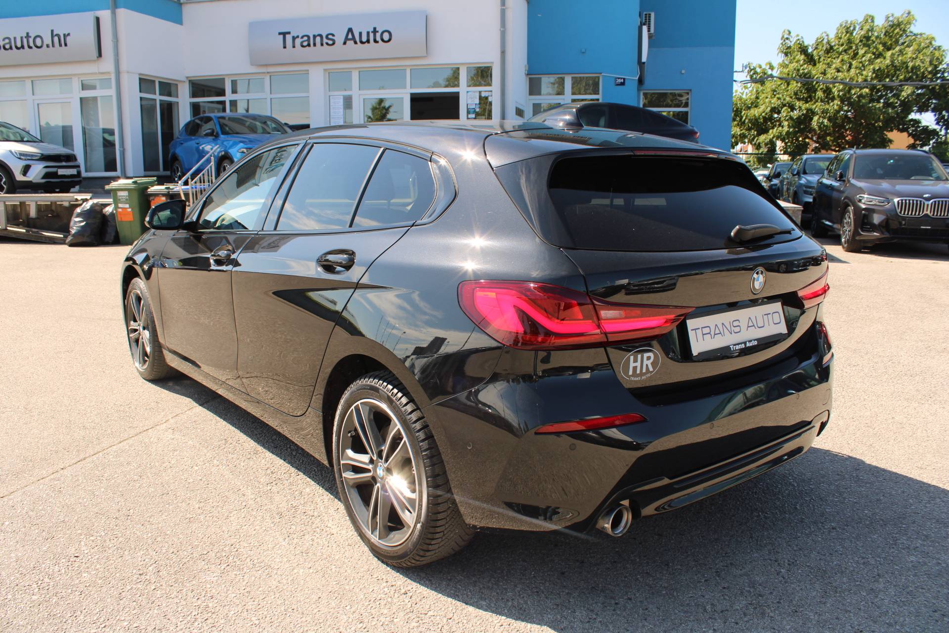 BMW Serija 1 118i Sport Automatik 2023, fotografija 7