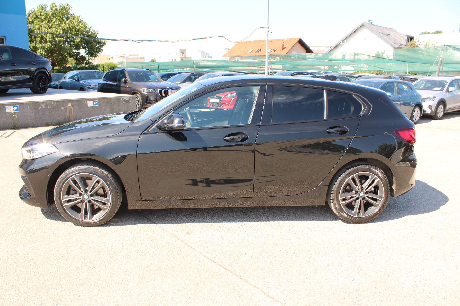 BMW Serija 1 118i Sport Automatik 2023, fotografija 8