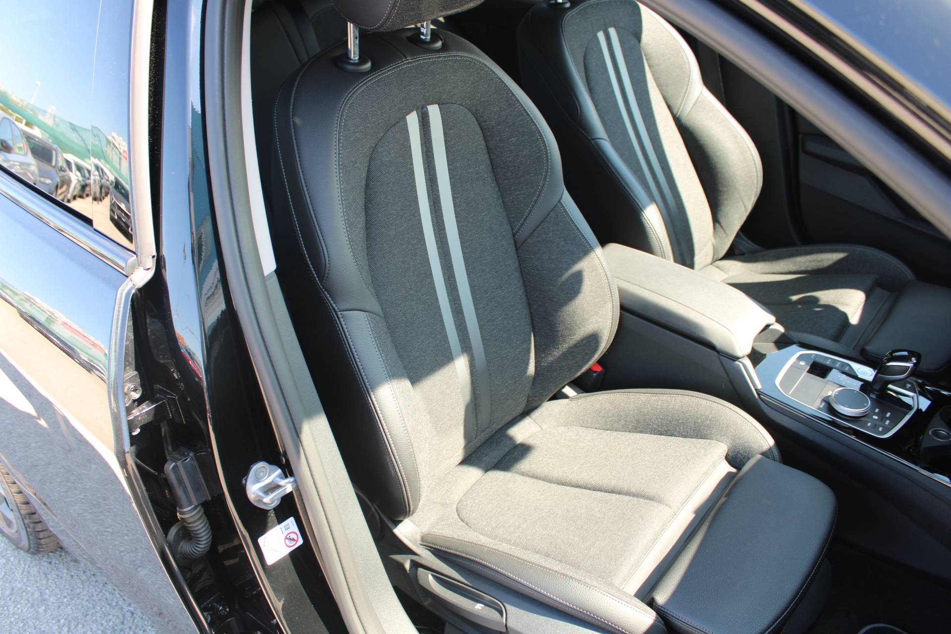 BMW Serija 1 118i Sport Automatik 2023, fotografija 11
